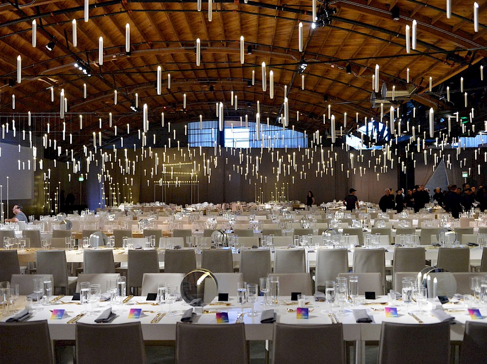 Dining room transformed by light and innovation