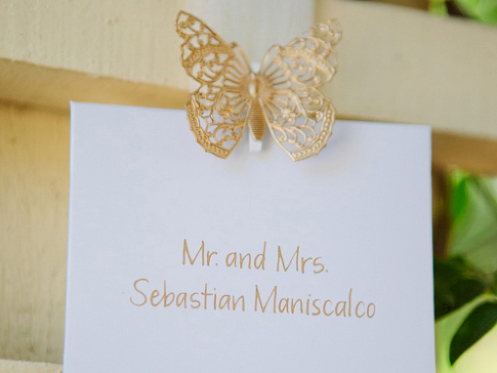 Table seating card installation